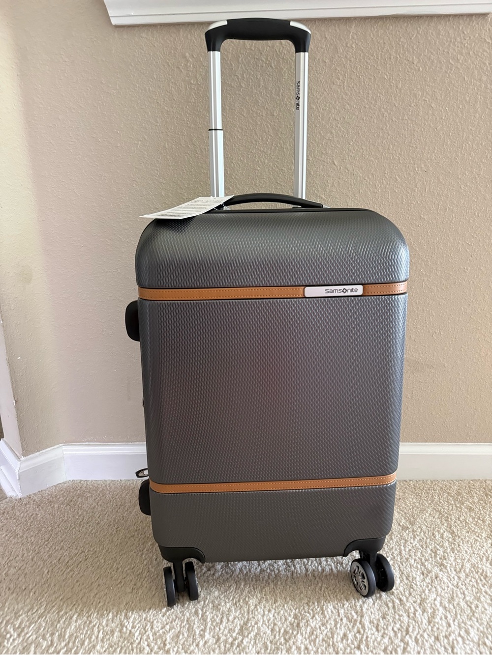 Samsonite Hard-Side Spinner Luggage 20” (up to 22”) Clearwater ltd New